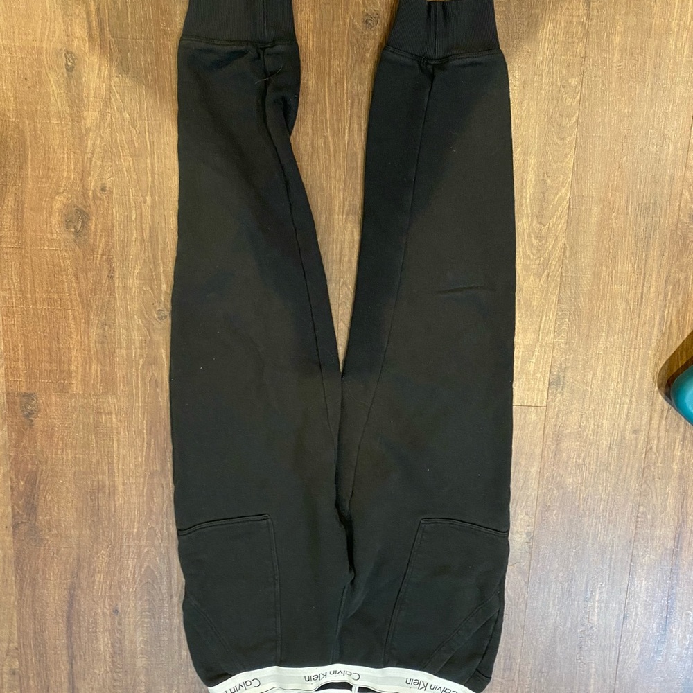 Black sweatpants